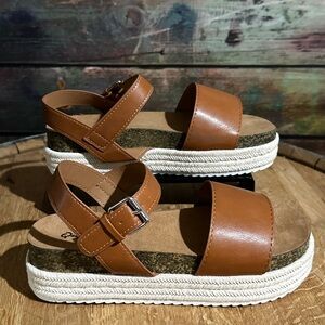 🤎 Qupid Platform Sandals with Espadrille Trim – Camel – Size 6 🤎